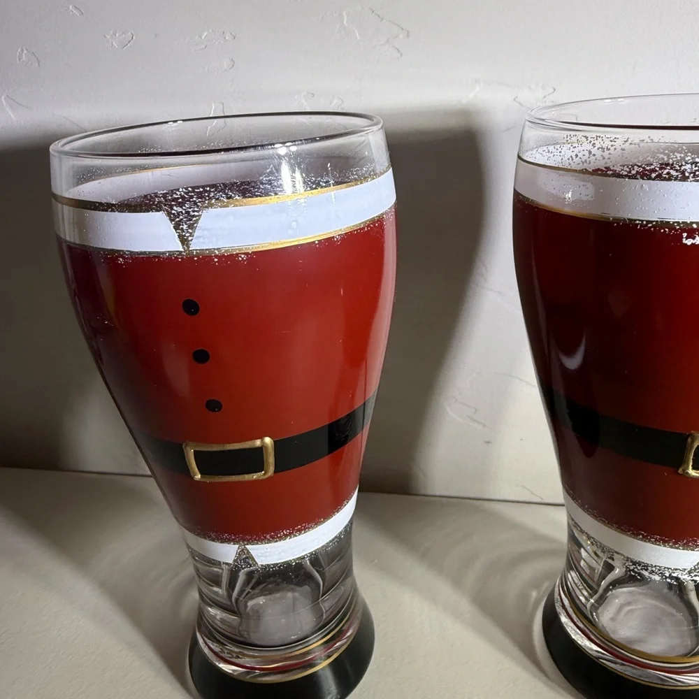 Pair Of Pier 1 Imports Christmas Glasses 20 fl‎ oz Hand Painted Santa
